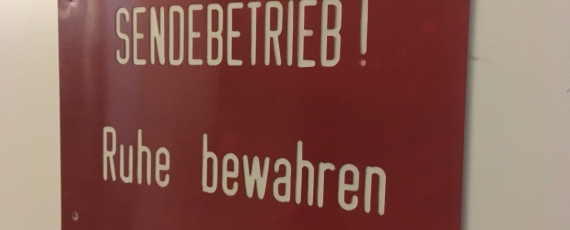 Bitte um Beachtung
