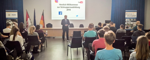 Präsident Grieger begrüßt am 1. Tag