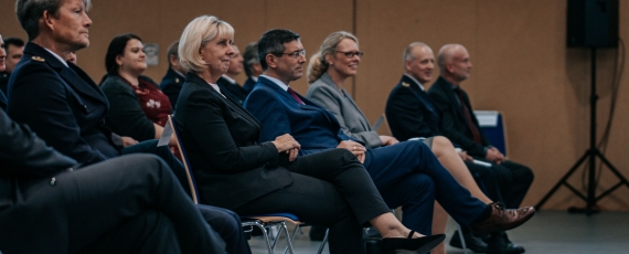 Polizeivizepräsident Roger Höppner, Hochschulpräsidentin Prof. Dr. Heike Wagner, Staatssekretär Uwe Schüler und Anja Germer, Leiterin der Abteilung 4. 